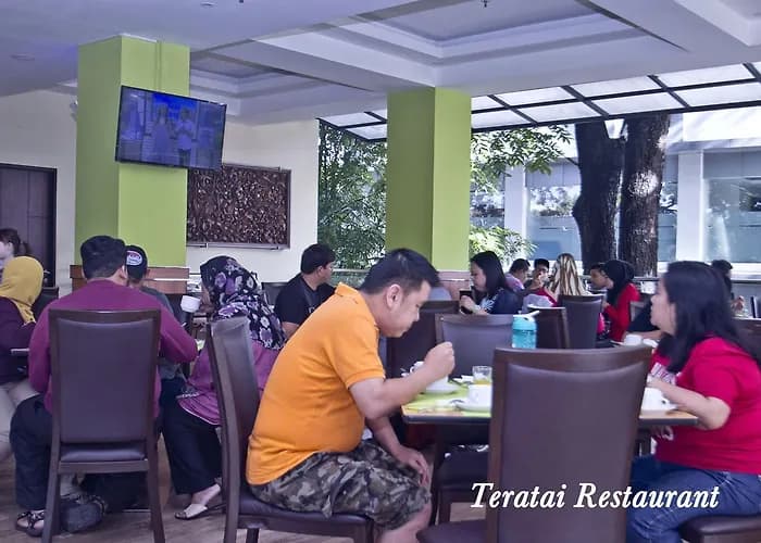 Family Room Green Batara Hotel